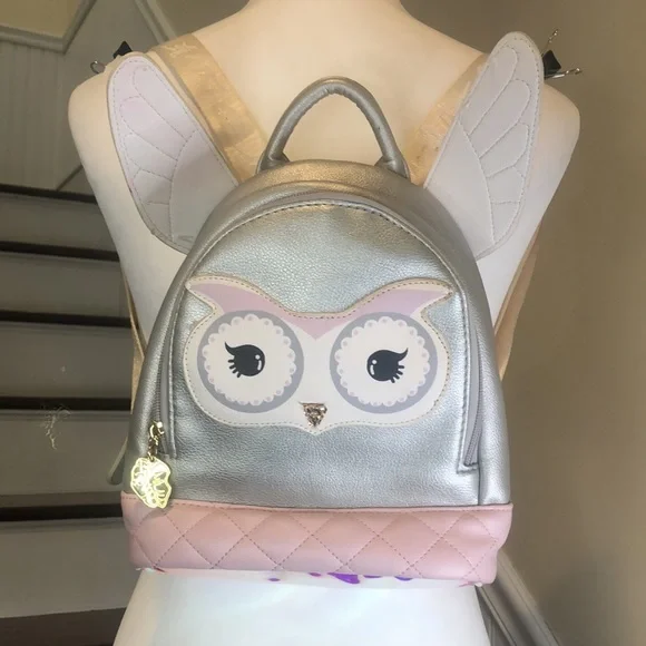 Kids Size BETSEY JOHNSON Luv Betsey Holographic Owl Backpack Adjustable Straps - Picture 10 of 17